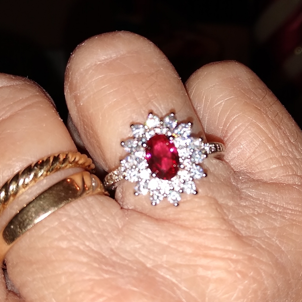 NWT GORGEOUS RUBY AND WHITE SAPHIRE RING - Picture 2 of 5